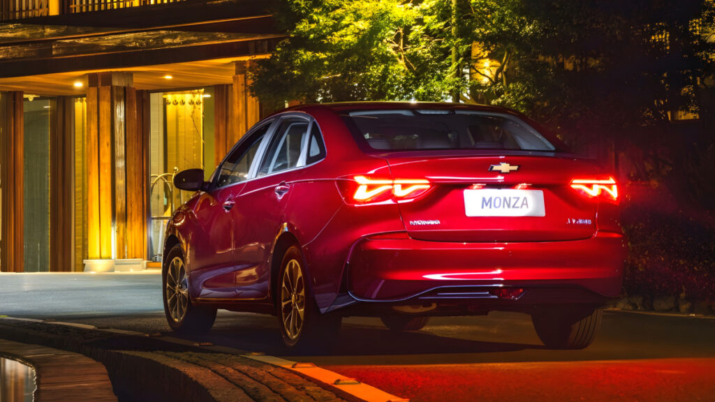 Chevrolet All New Cruise Unveiled (6)