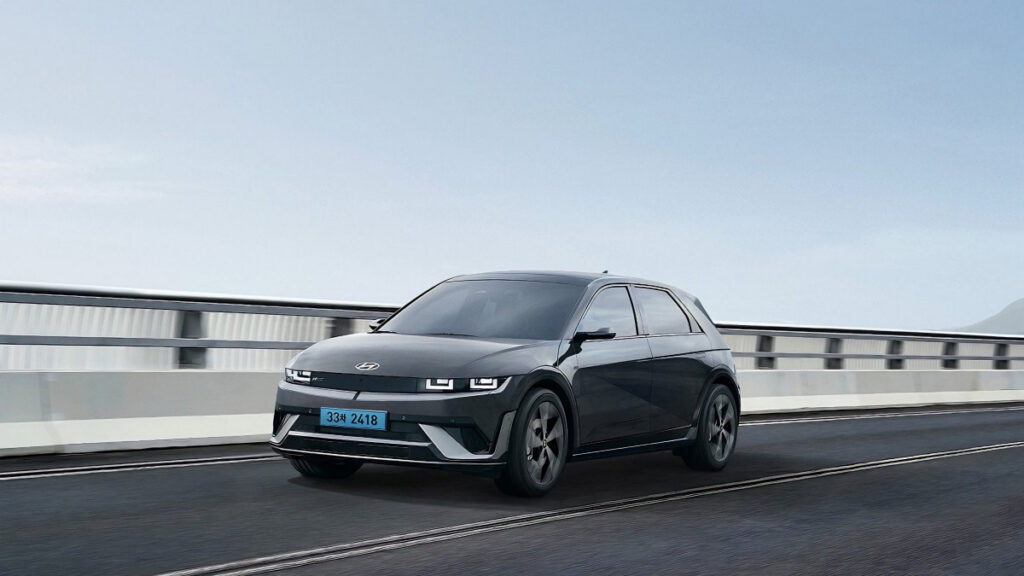 Domestic EV exports rebound (6)