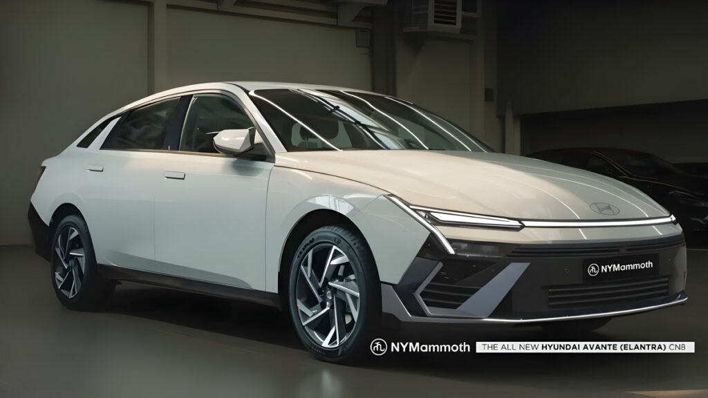 Hyundai New Avante Projections (2)