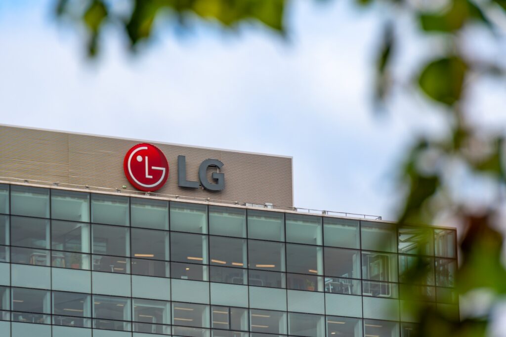 LG