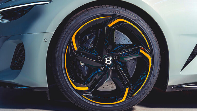 Bentley Batur Convertible Mulliner