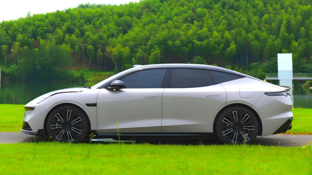 Link & Co 10 EM-P Launch