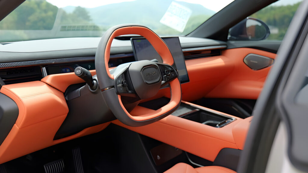 Link & Co 10 EM-P Launch (4)