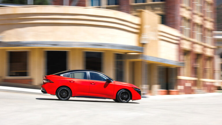 Nissan New Sentra Unveils