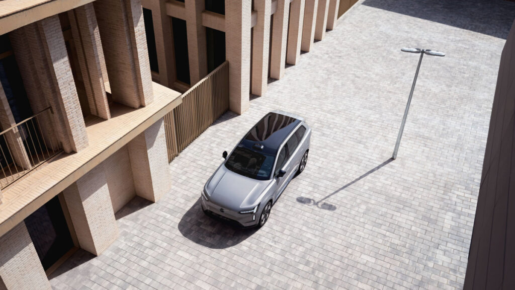 Volvo 2026 EX90 will be released (2)
