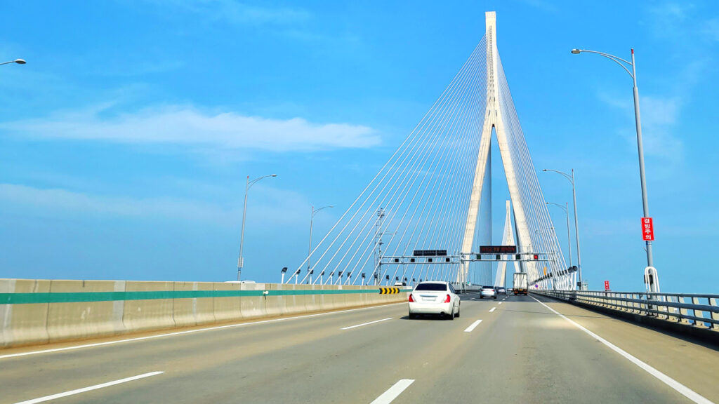Lower tolls on Incheon Bridge
