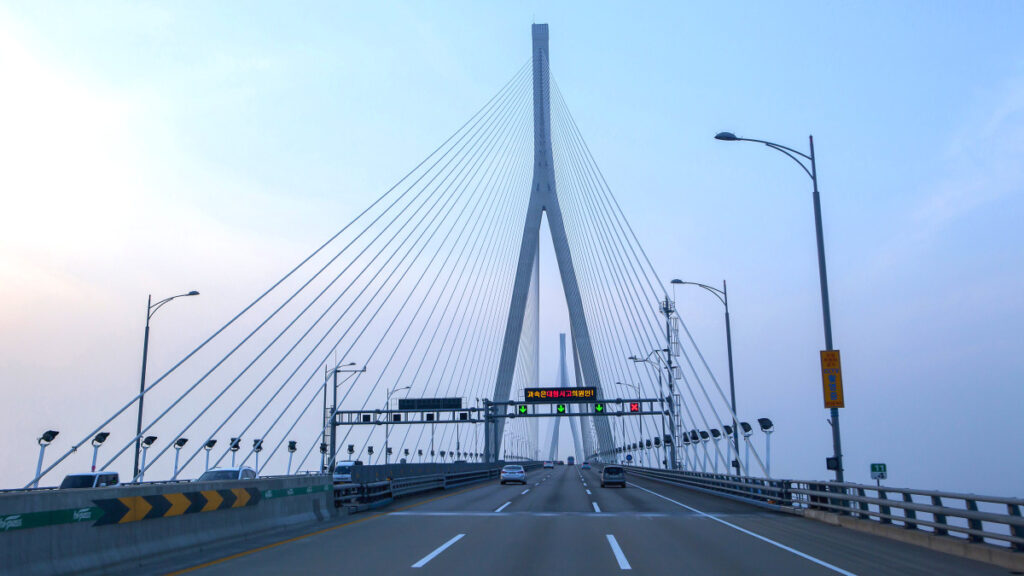 Lower tolls on Incheon Bridge (4)