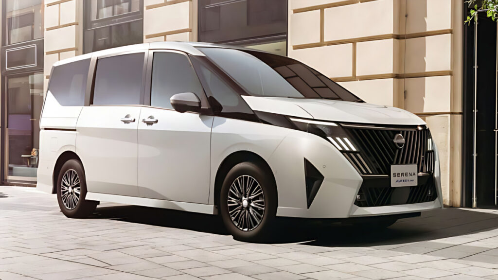 Nissan Serena Facelift Minivan (2)