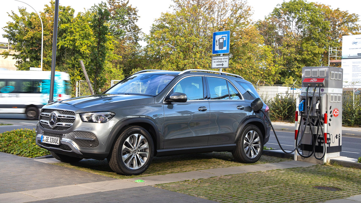Benz Diesel PHEV production stop