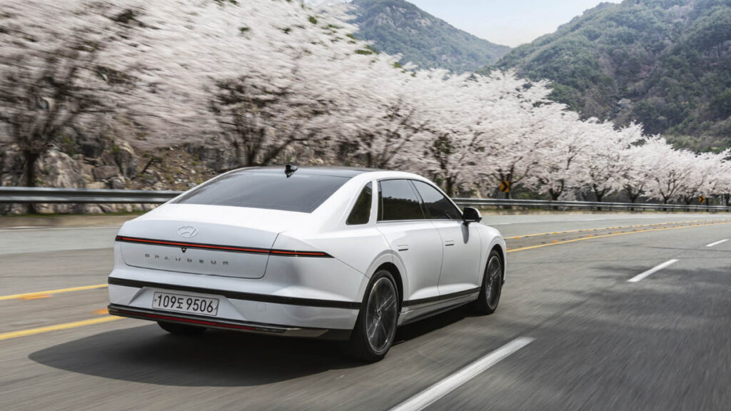 Grandeur Hybrid January Discount (5)