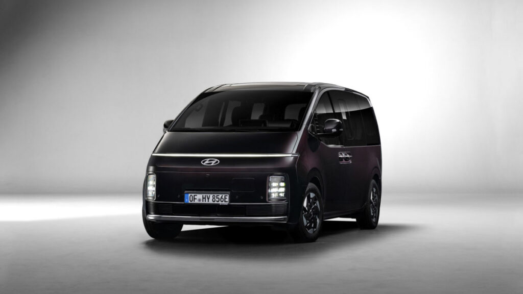 Hyundai Staria EV Unveils (2)