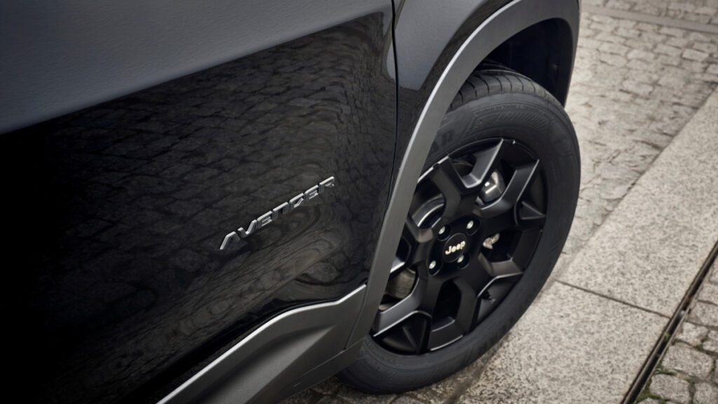 Jeep Avenger Black Edition Revealed (4)