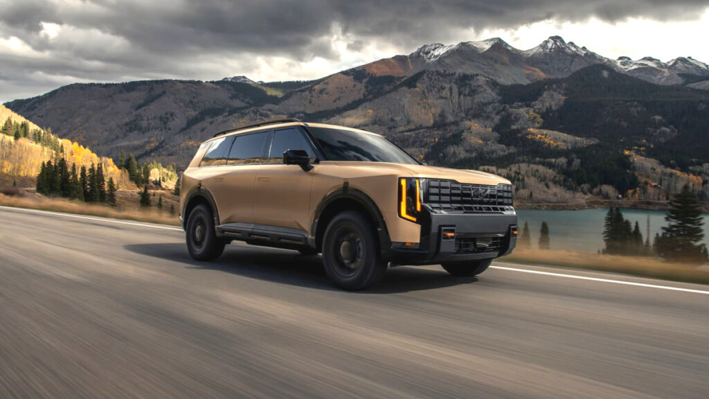 Kia unveils new telluride price (3)
