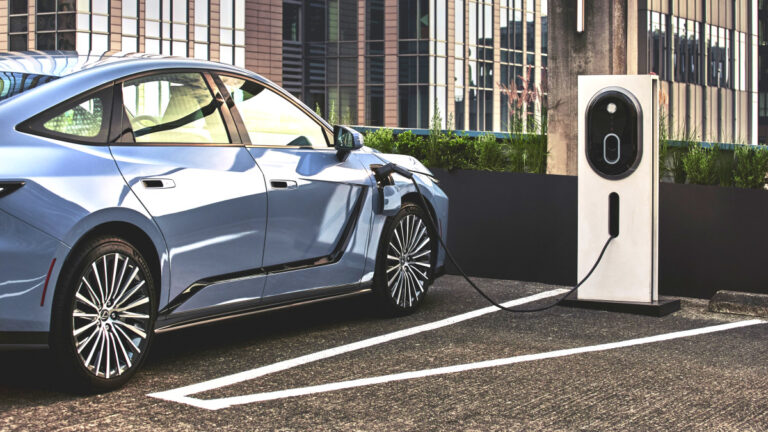 Lexus New ES 350e Unveils