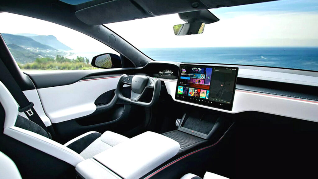 china-bans-yoke-steering-wheel-tesla-emergency (2)