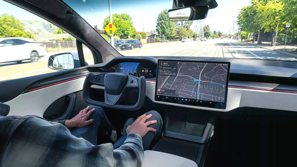 china-bans-yoke-steering-wheel-tesla-emergency (6)