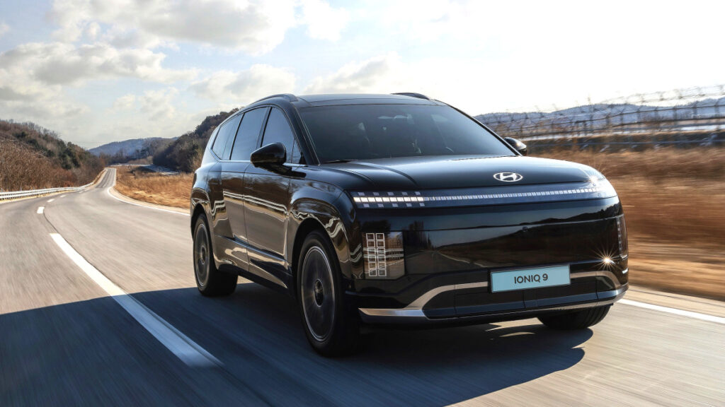 hyundai-ioniq-9-8227-units-ev9-gap-large-electric-suv-leader (2)