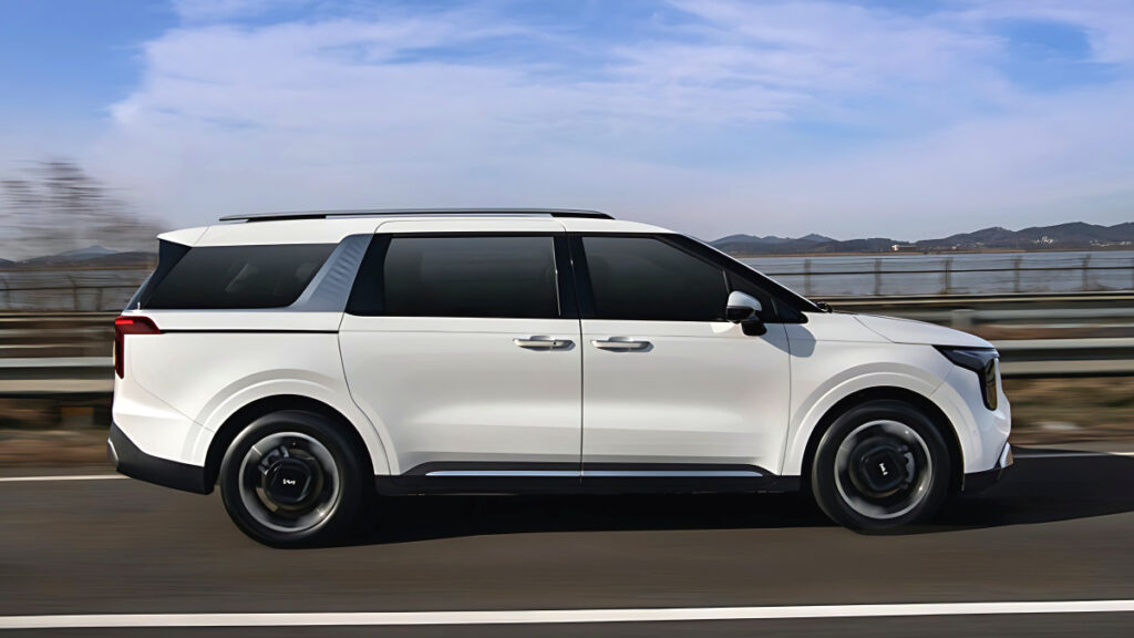 kia-carnival-hybrid-owner-rating-92-family-car-leader (3)