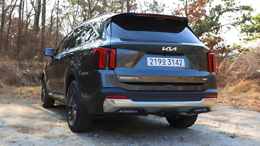 kia-sorento-hybrid-300k-sales-milestone (6)