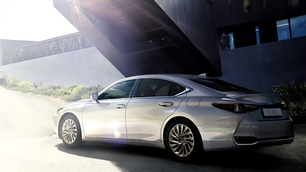 lexus-es-300h-100000-sales-milestone-8th-generation-preview (6)