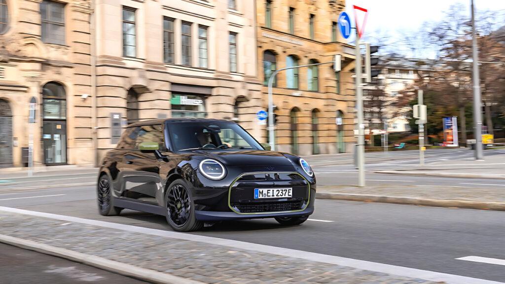mini-electric-vehicle-sales-surge-2025 (3)