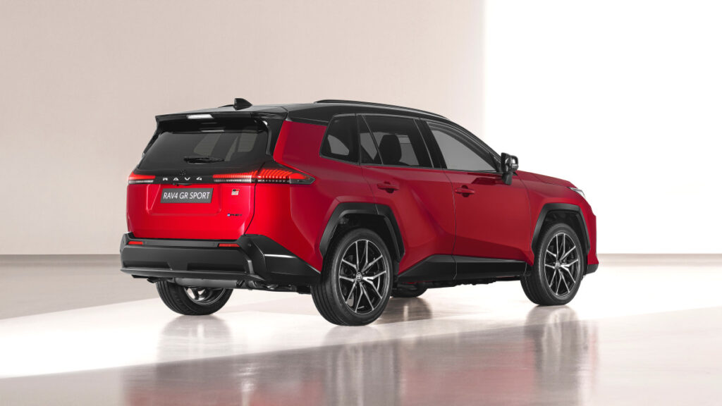 toyota-rav4-gr-sport-vs-tucson-sportage-324hp-hybrid-suv (7)