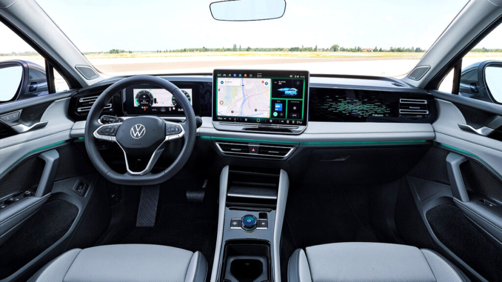 volkswagen-tiguan-hexagon-suv-9-2-rating-tucson-sportage-competition (3)