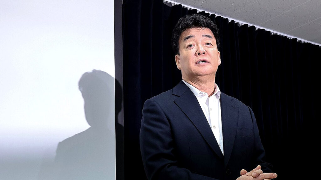 The born Korea Jongwon Baek CEO Controversy (2)