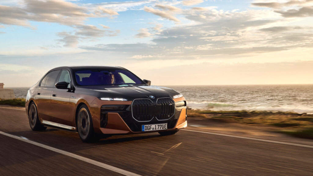 bmw-7series-luxury-sedan-sales-number-one-power-of-choice (2)