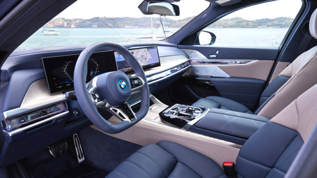 bmw-7series-luxury-sedan-sales-number-one-power-of-choice (3)