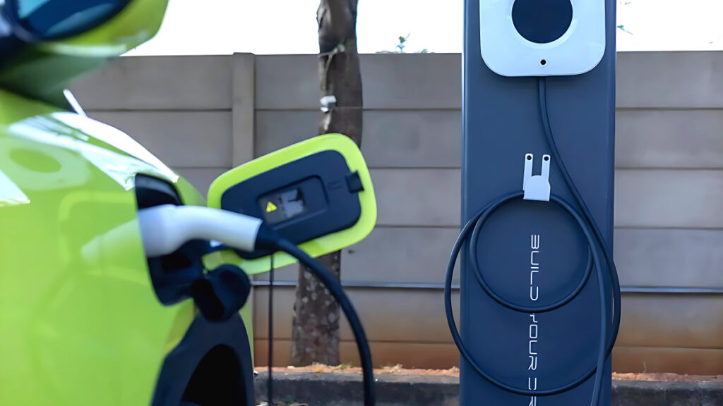 byd-flash-charge-vs-hyundai-ioniq-charging-speed (1)