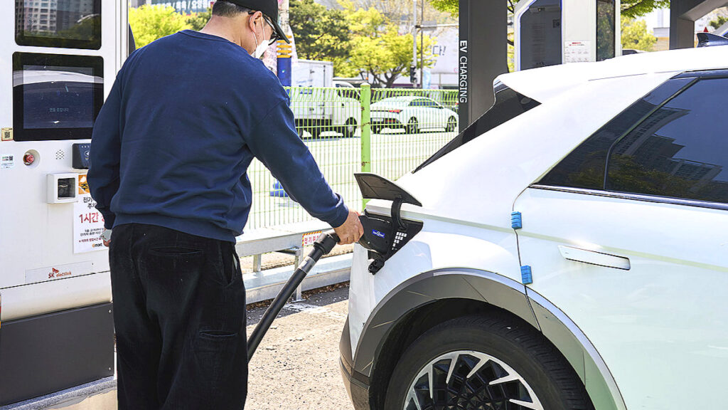 ev-battery-longevity-160000km-performance-maintained (4)