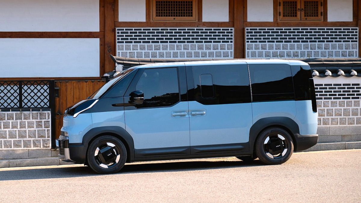 hwaseong-city-kia-pv5-wheelchair-accessible-vehicle-first-in-korea (1)