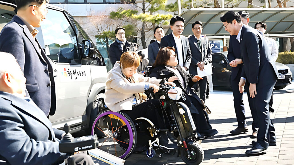 hwaseong-city-kia-pv5-wheelchair-accessible-vehicle-first-in-korea (3)