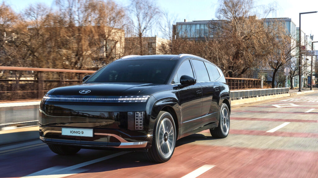 hyundai-ioniq-9-triple-crown-ev-promotion (3)