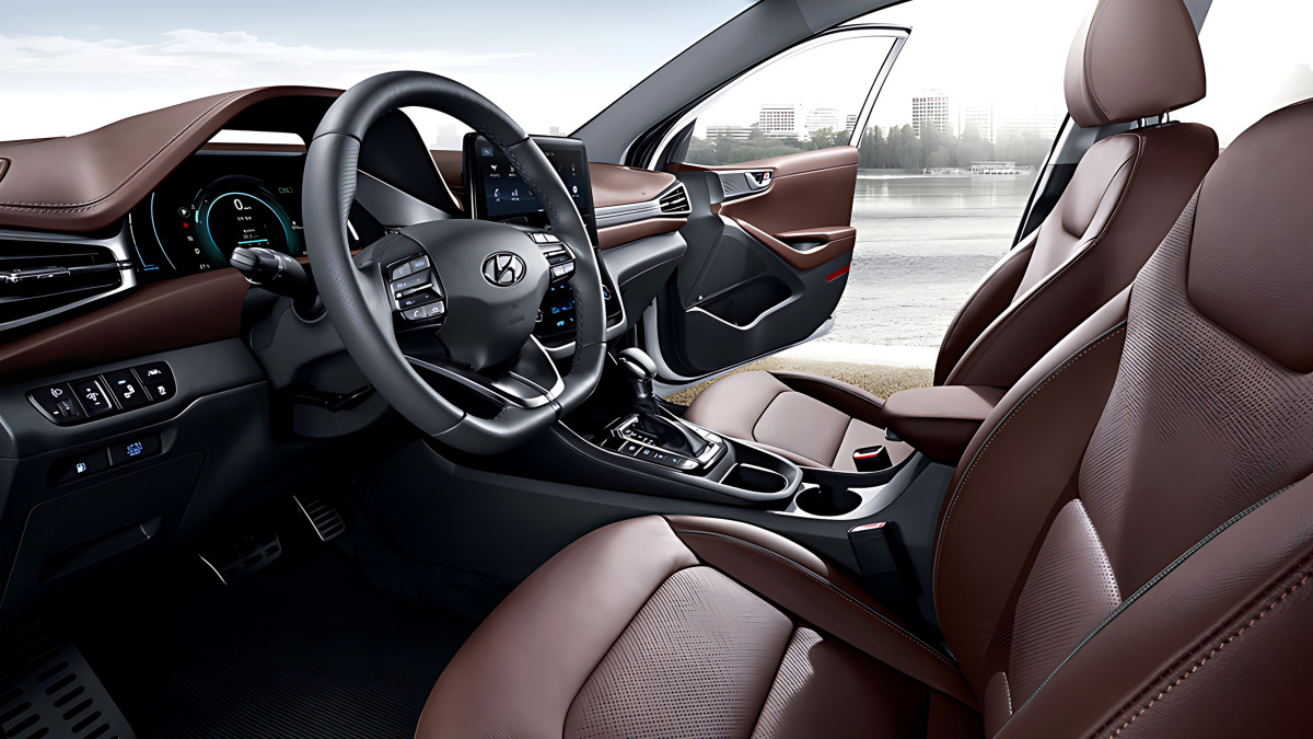 hyundai-ioniq-hybrid-used-car-market-2026 (1)