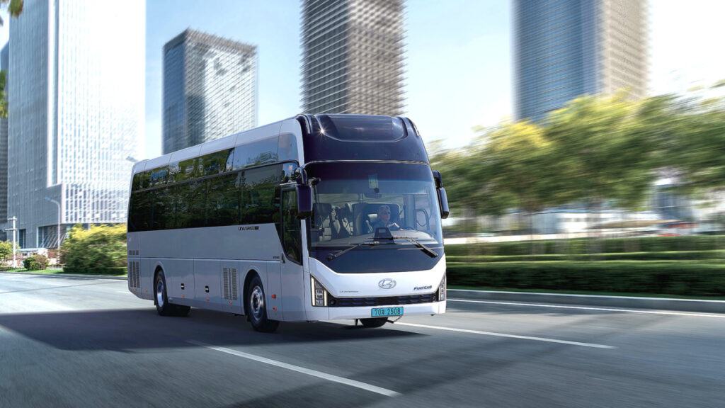 hyundai-motor-group-energy-saving-ai-hydrogen-bus-solar (4)