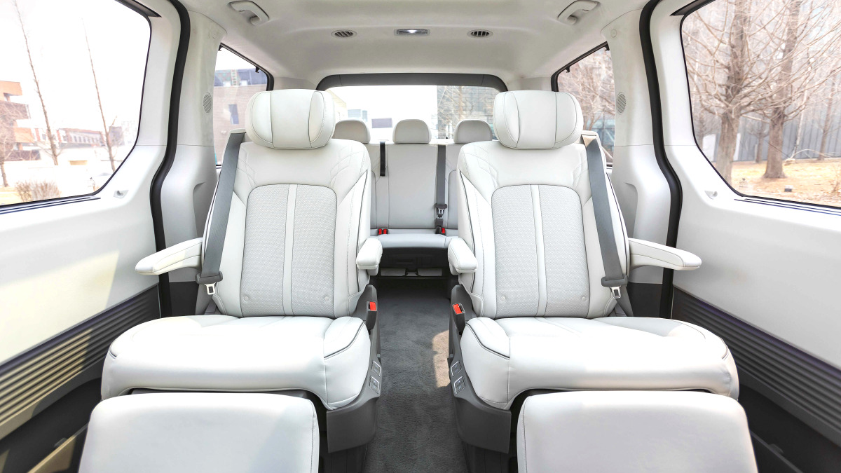 hyundai-staria-spring-promotion-360-million-won-discount (1)