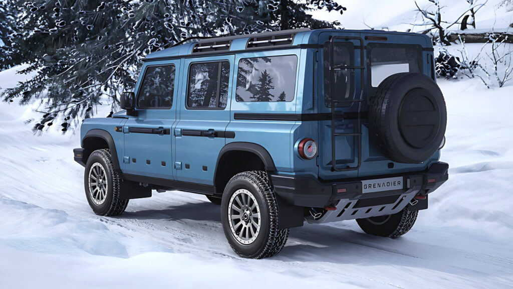 ineos-grenadier-9-to-9-at-your-door-test-drive-campaign (4)