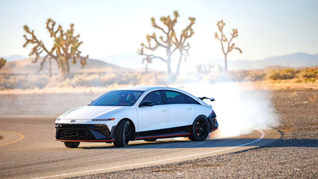 kia-pv5-if-design-award-gold-hyundai-kia-32-wins-2026 (3)