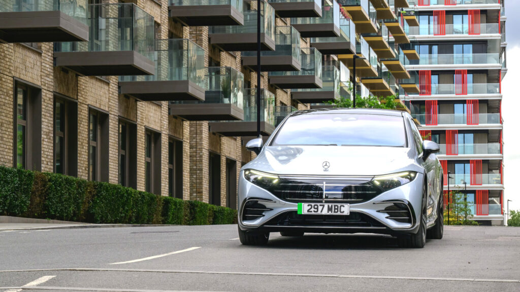 mercedes-benz-eqs-used-car-price-drop-50-percent (5)