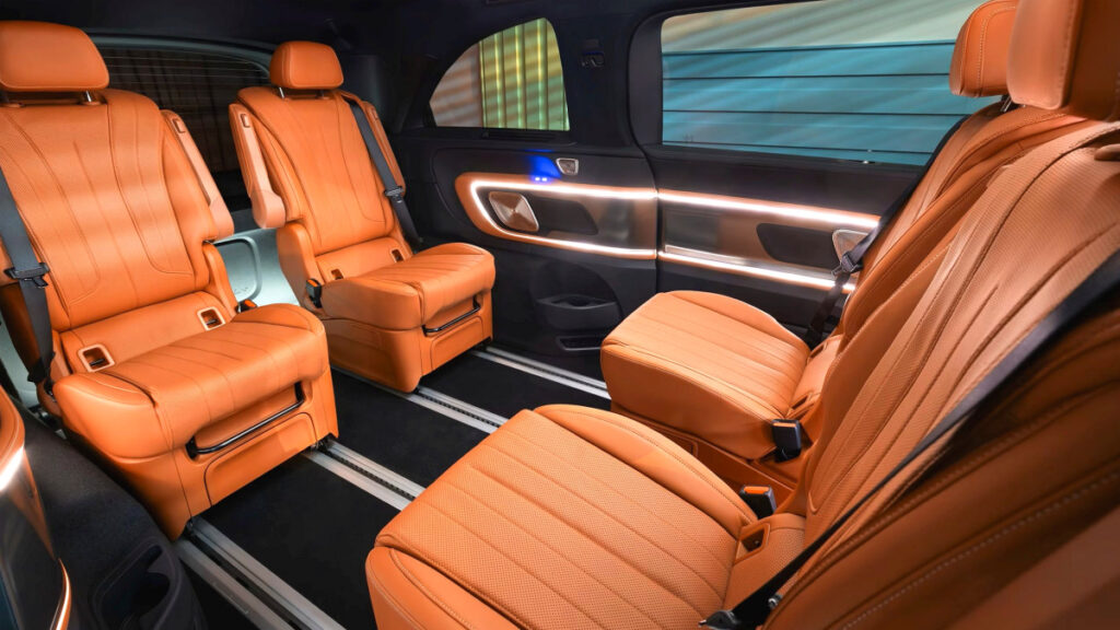 mercedes-benz-vle-electric-van-700km-31inch-screen (1)