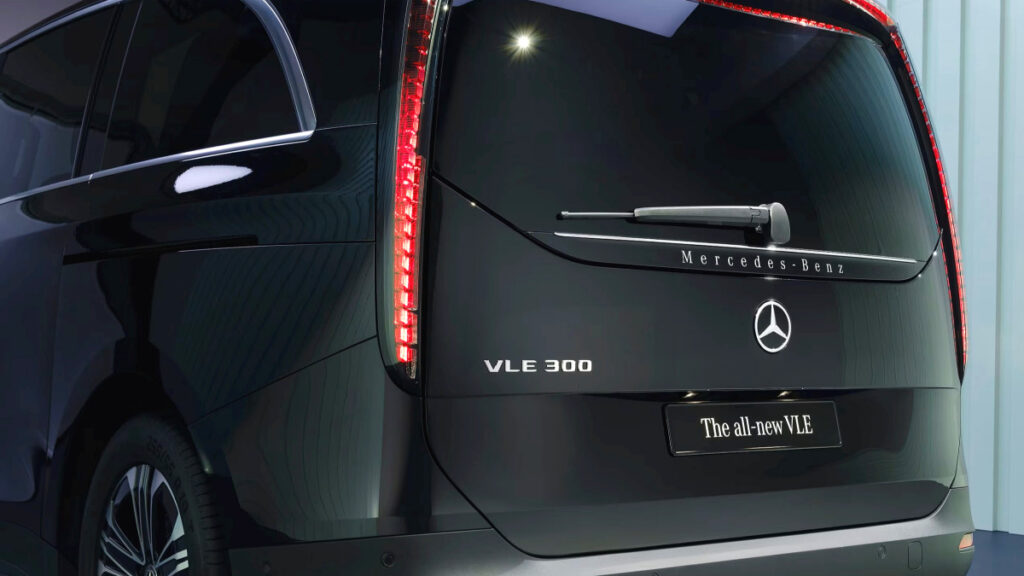 mercedes-benz-vle-electric-van-700km-31inch-screen (6)