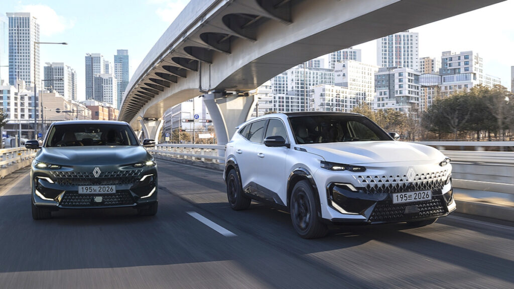 renault-filante-hybrid-etech-owner-rating-9-8-suv-market (4)