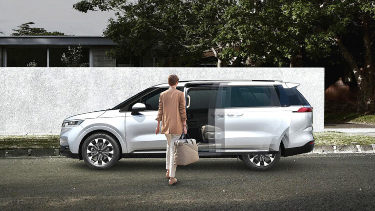 used-car-price-reversal-carnival-ka4-40s-top-pick (1)