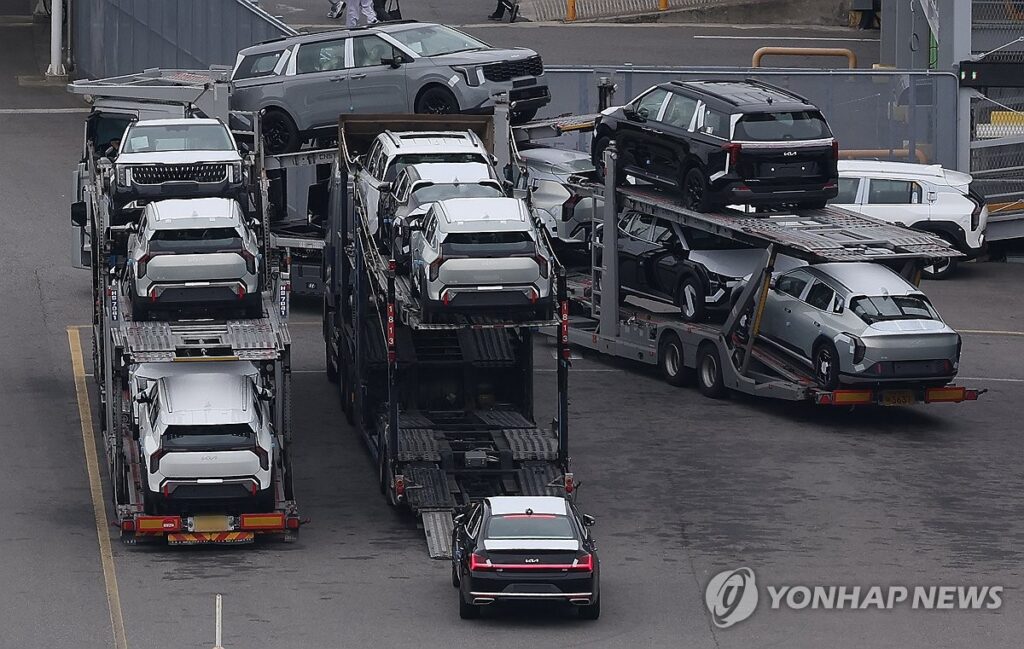 february-2026-korean-auto-industry-triple-decline-ev-surge (2)
