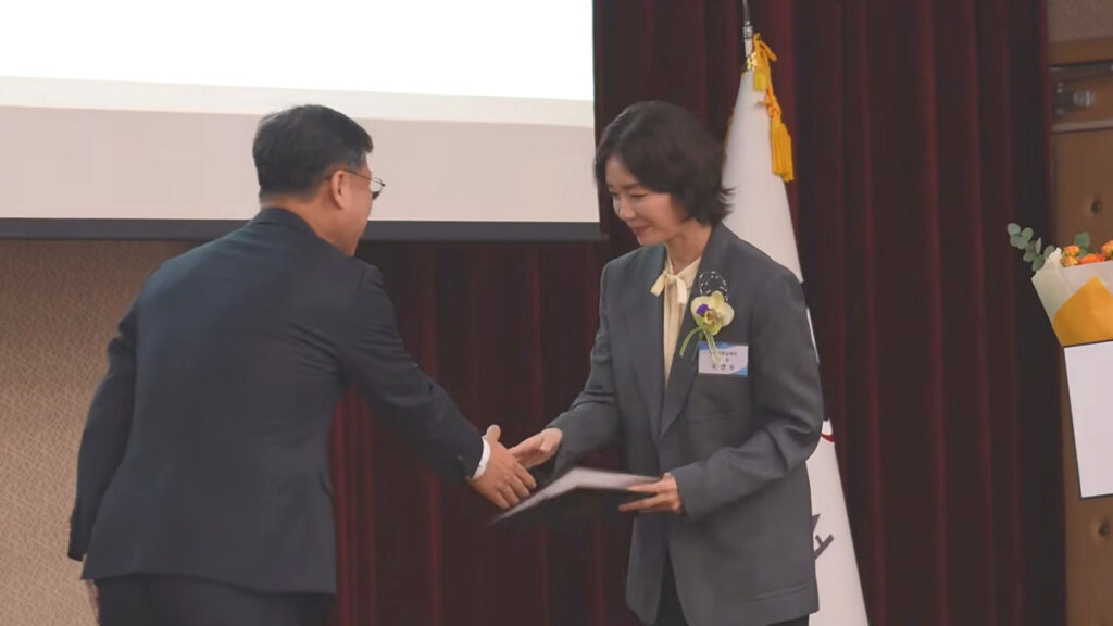 Actor Oh Yeon-soo Commendation as Model Taxpayer (4)