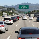 expressway-left-lane-camping-psychology (1)