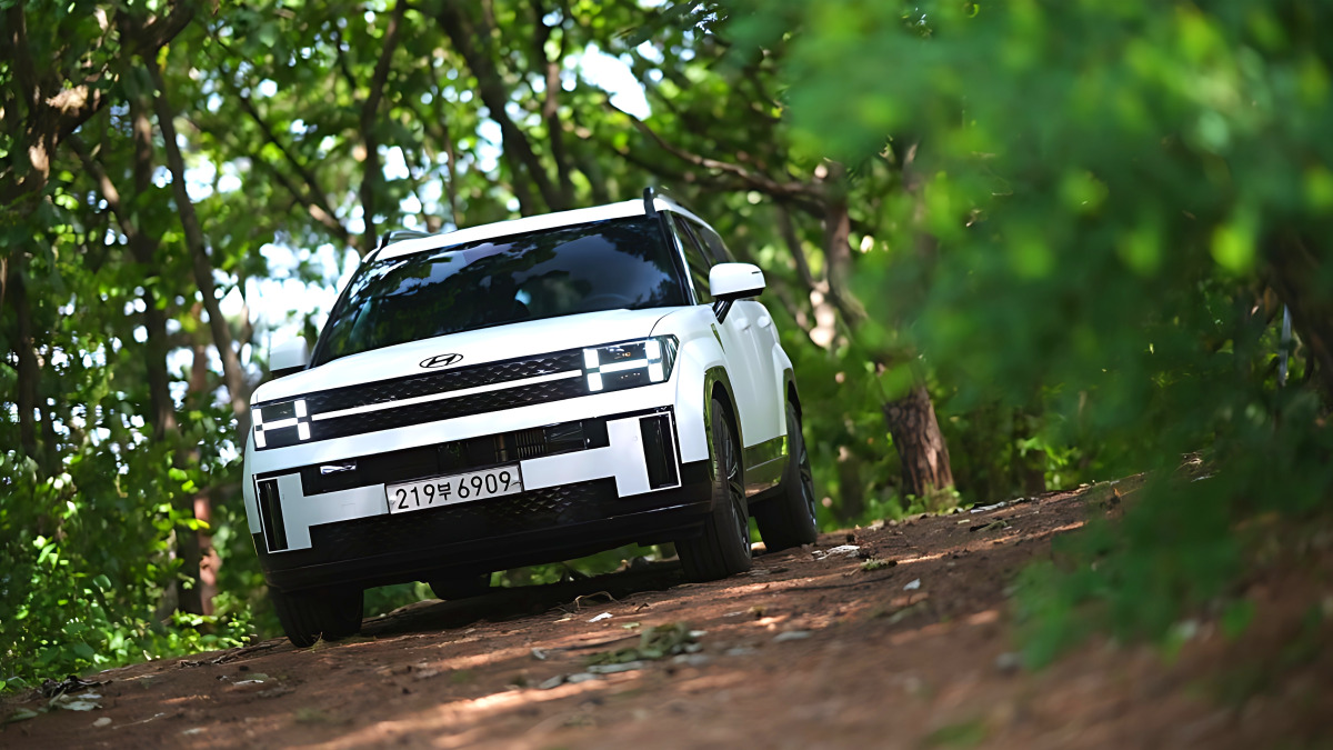 hyundai-santafe-530-discount-april-promotion-2026 (1)