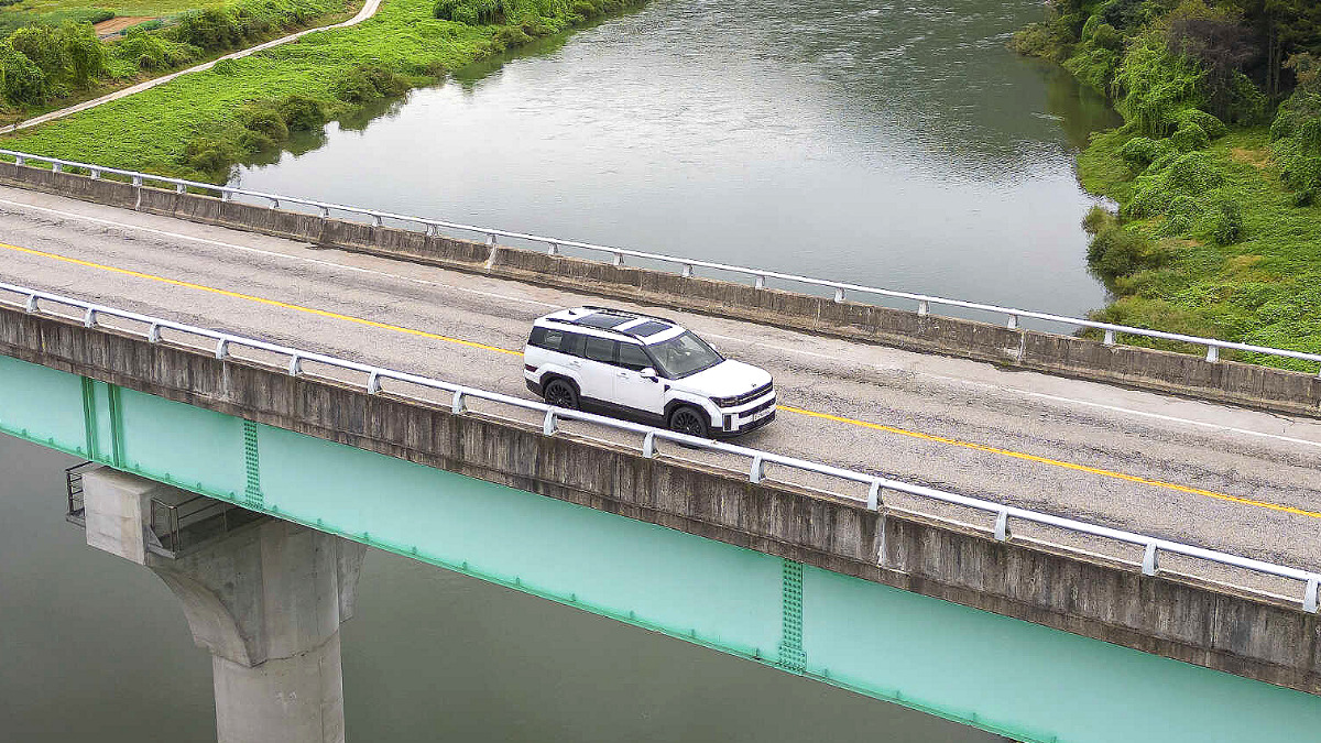 hyundai-santafe-530-discount-april-promotion-2026 (5)